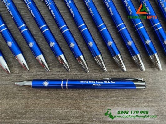 Bút Bi Kim Loại Bấm Màu Xanh - Khắc Logo Trường THCS Lương Định Của