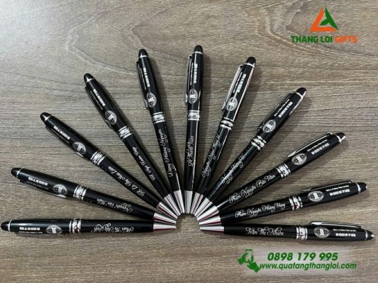 Bút Ký Kim Loại Xoay Màu Đen Khoen Bạc - Khắc Logo Trường ĐH KHXH & NV TP.Hồ Chí Minh