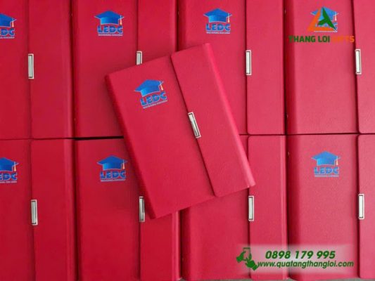 Sổ Tay Bìa Còng Gập 3 Màu Đỏ - In Logo LEDC Làm Quà Tặng Tốt Nghiệp
