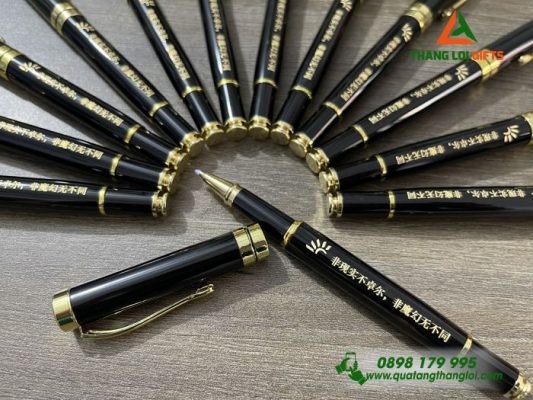 Bút Ký Kim Loại Màu Đen Khoen Vàng - Khắc Nội Dung Tiếng Nhật