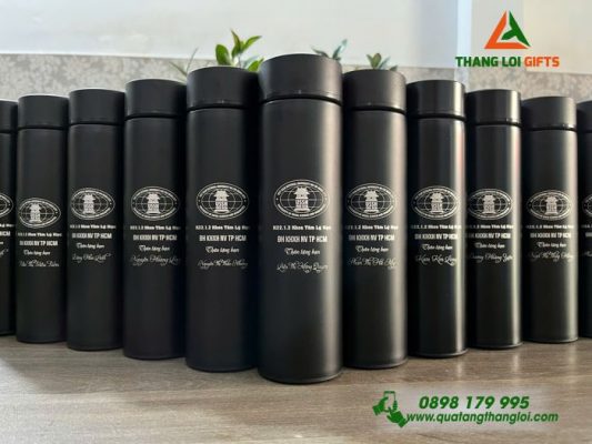 Bình Giữ Nhiệt Inox Màu Đen - Khắc Logo Trường Đại Học KHXH&NV TP.HCM