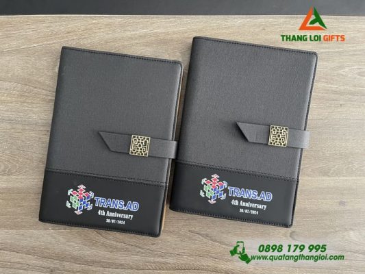 Sổ Tay Bìa Còng Màu Đen - In Logo Doanh Nghiệp TRANS.AD