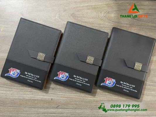 Sổ Tay Bìa Còng Màu Đen - In Logo Kỷ Niệm 15 Năm Trường ĐH KHXH&NV TP.HCM