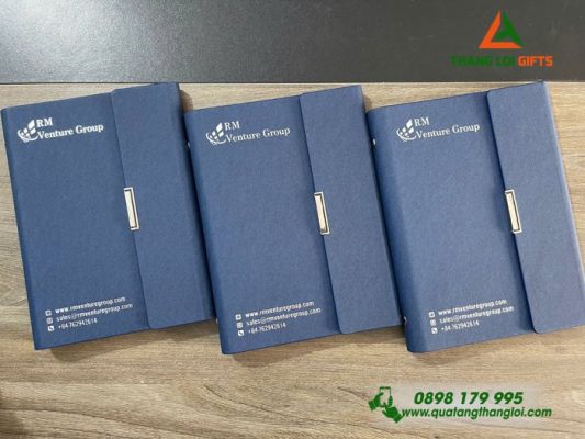 Sổ Tay Bìa Còng Gập 3 Màu Xanh - In Logo Doanh Nghiệp RM Venture Group
