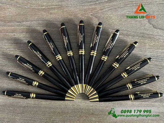 Bút Ký Kim Loại Xoay Màu Đen Khoen Vàng - Khắc Tên Đại Hội Đại Biểu Nông Dân Xã Hồng Thái