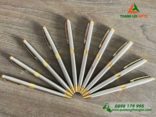 Bút Ký Kim Loại Xoay Màu Inox Khoen Vàng - Khắc Logo Ngân Hàng MB Bank