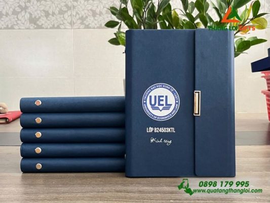 Sổ Tay Bìa Còng Gập 3 Màu Xanh - In Logo Trường Đại Học Kinh Tế - Luật