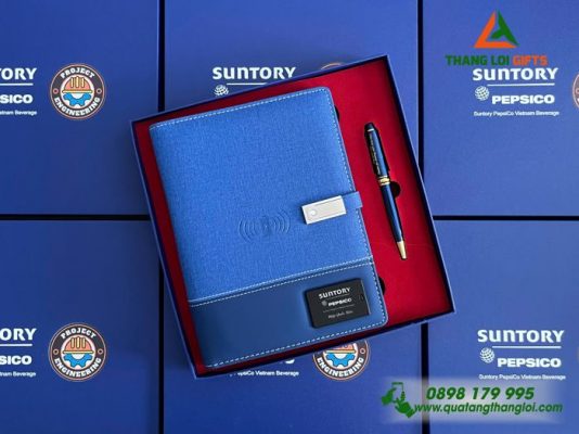 Set Quà Tặng (Sổ Đa Năng & Bút Ký) Màu Xanh - In Khắc Logo Doanh Nghiệp Suntory Pepsico