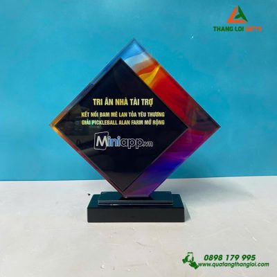 Cúp Pha Lê - In Logo Doanh Nghiệp Làm Quà Tặng Vinh Danh