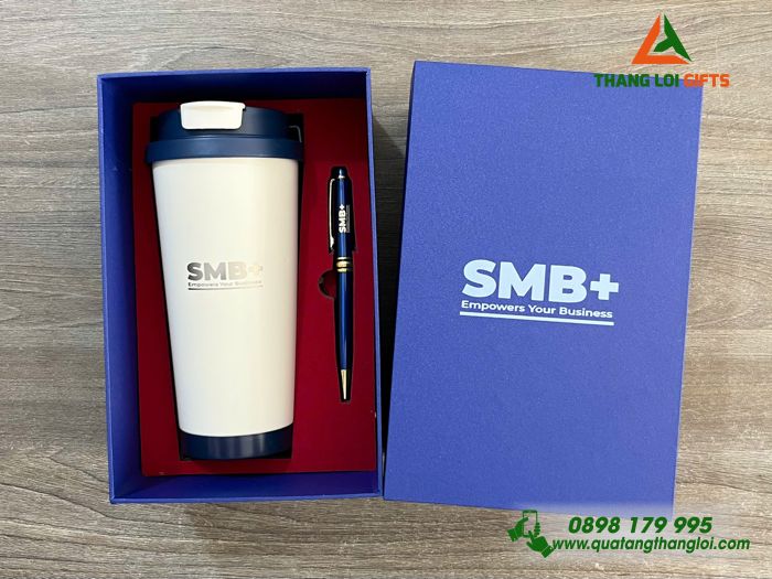 Bo Qua Tang (Ly & But) Mau Xanh - In Khac Logo Doanh Nghiep SMB+ (2)