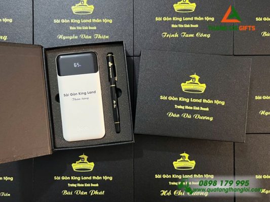 Combo Quà Tặng (Pin Sạc & Bút Ký) - In Khắc Logo Doanh Nghiệp Sài Gòn King Land