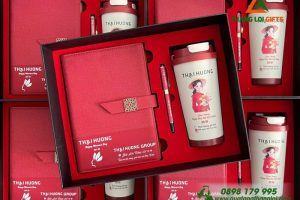 Bộ Quà Tặng (Sổ+ Ly+ Bút) Màu Đỏ - In Khắc Logo Doanh Nghiệp Thai Hương