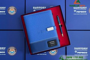 GST 68 - Bộ Quà Tặng (Sổ Đa Năng & Bút ký) - In Khắc Logo Doanh Nghiệp