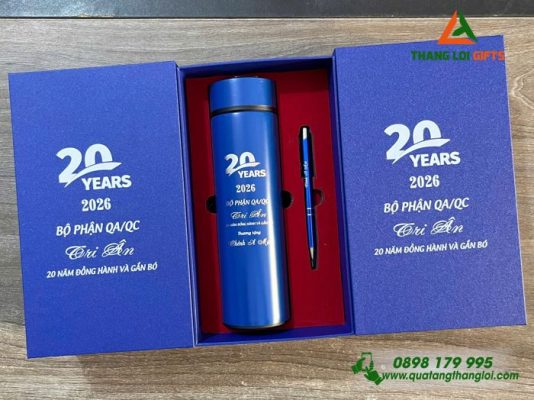 Combo Quà Tặng (Bình & Bút) Màu Xanh - In Khắc Logo 20 Năm Đồng Hành Và Gắn Bó