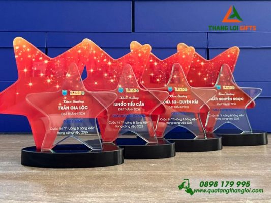 Cup Pha Lê Dạng Ngôi Sao - In Logo Trung Tâm Ngoại Ngữ ALOHA Sài Gòn