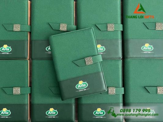Sổ Da Bìa Còng Màu Xanh Lá - In Logo Doanh Nghiệp Arla