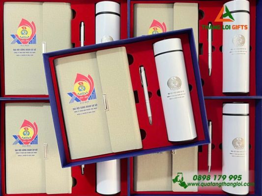 Bộ Quà Tặng (Sổ+ Bình+ Bút) Màu Trắng - In Khắc Logo Đại Hội Công Đoàn Doanh Nghiệp Vạn Phước