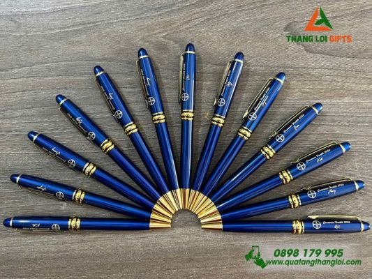 Bút Ký Kim Loại Xoay Màu Xanh Khoen Vàng - Khắc Logo Doanh Nghiệp BAYER