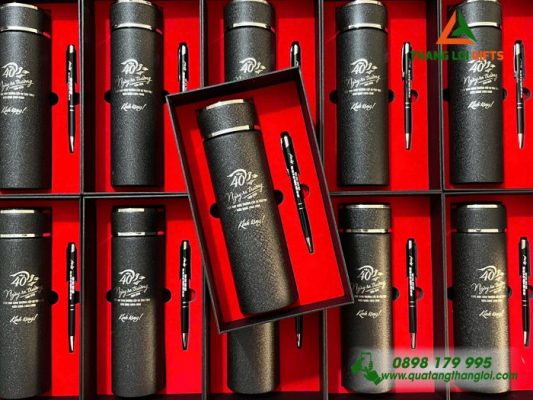 Combo Quà Tặng (Bình & Bút) Màu Đen - In Khắc Logo 40 Năm Ngày Ra Trường Trường Cấp III Tân Trụ