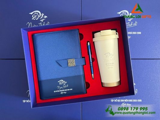 Set Quà Tặng (Sổ + Ly + Bút) In Khắc 20 Năm Ngày Trở Về Của Cựu Học Sinh Làm Quà Tri Ân Thầy Cô