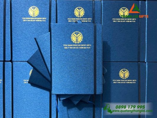 Sổ Dán Gáy A5 Màu Xanh Ép Kim Vàng Logo Doanh Nghiệp Y TECH Làm Quà Tặng Khách Hàng VIP