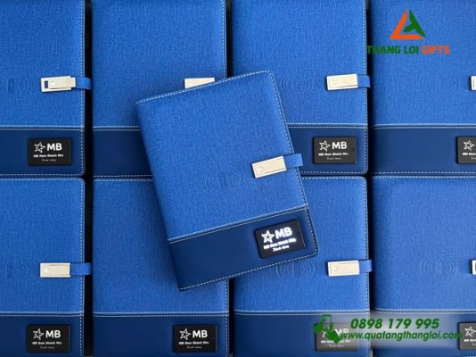 Sổ Tay Đa Năng 8.000mAh Màu Xanh Khắc Logo Ngân Hàng MB Làm Quà Tặng
