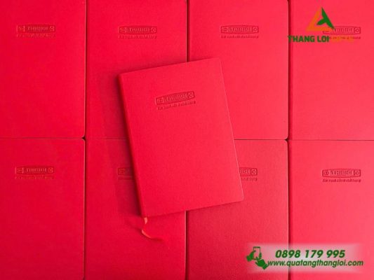 Sổ Tay Dán Gáy A5 Màu Đỏ Dập Chìm Logo Doanh Nghiệp THIBIDI