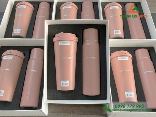 Giftset Cao Cấp (Bình Lock & Ly Lock) Màu Hồng In Khắc Logo THẮNG LỢI Loyalty